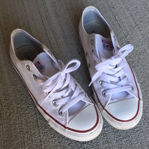 Iconic White Short Converse